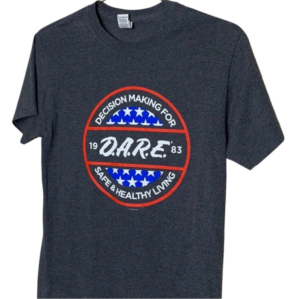 Fruit Of The Loom | VTG 1983 DARE Throwback Tee Retro DRUGS 90’s Program Unisex